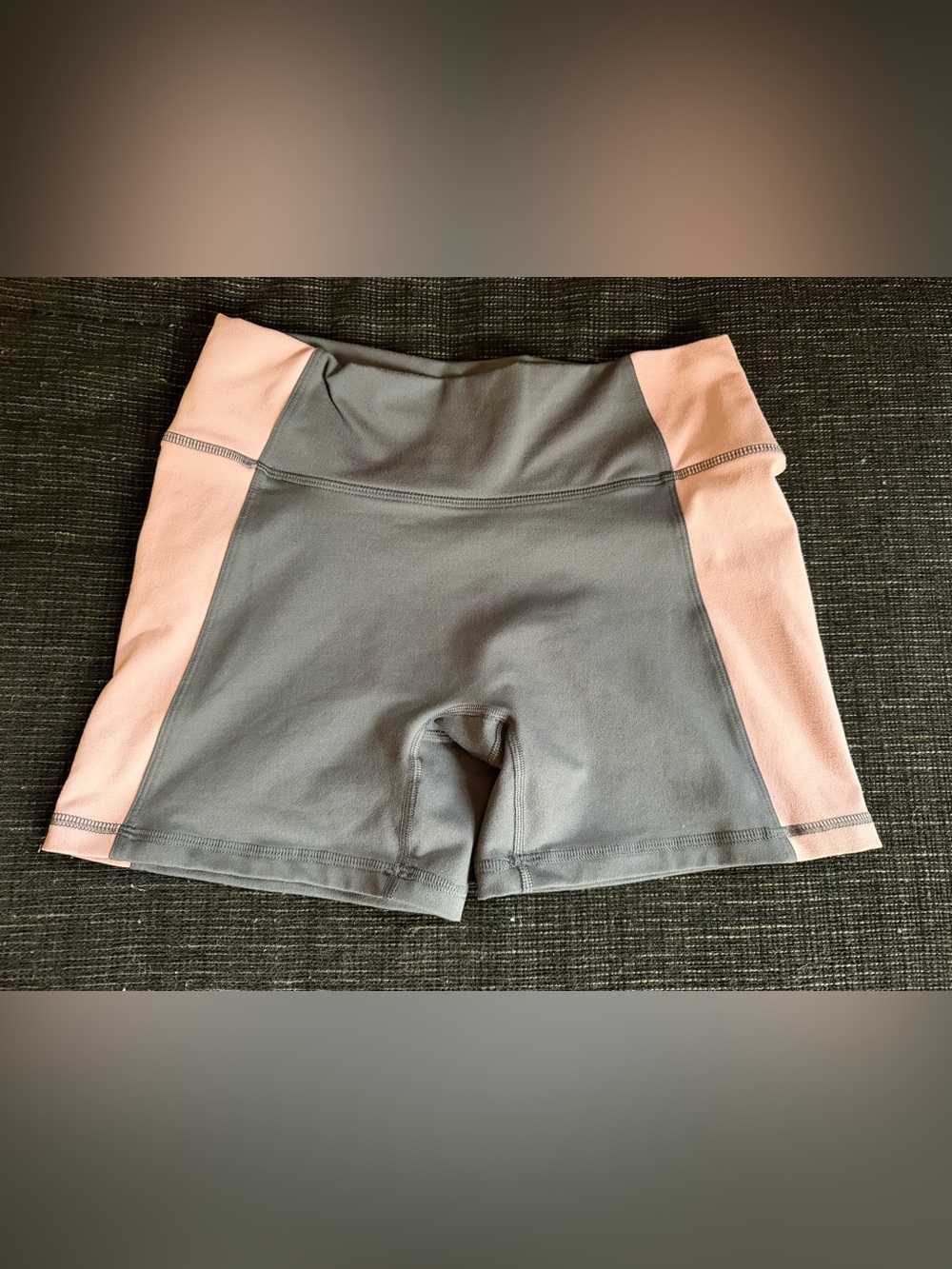Fleo High-Waist Bike Shorts in Gray with Pink Panels